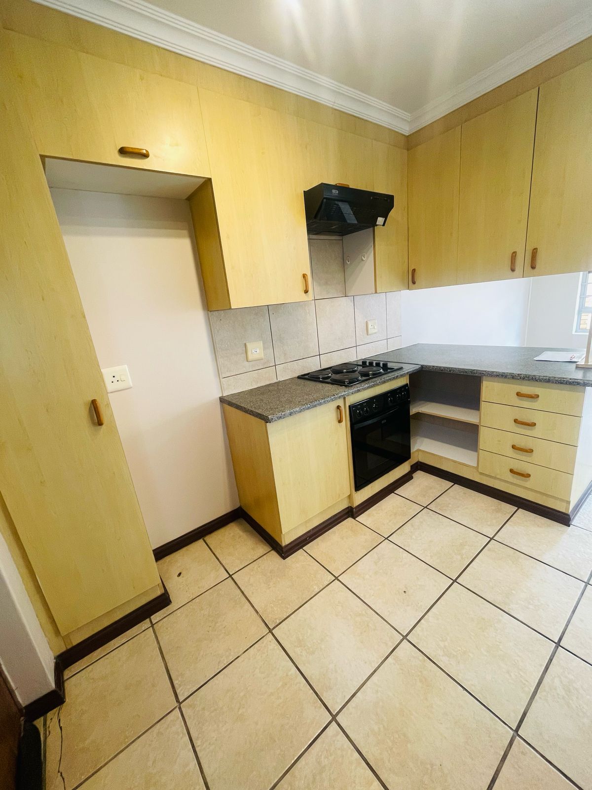IMG-20250401-WA0008 Beautiful townhouse in Beacon bay for sale