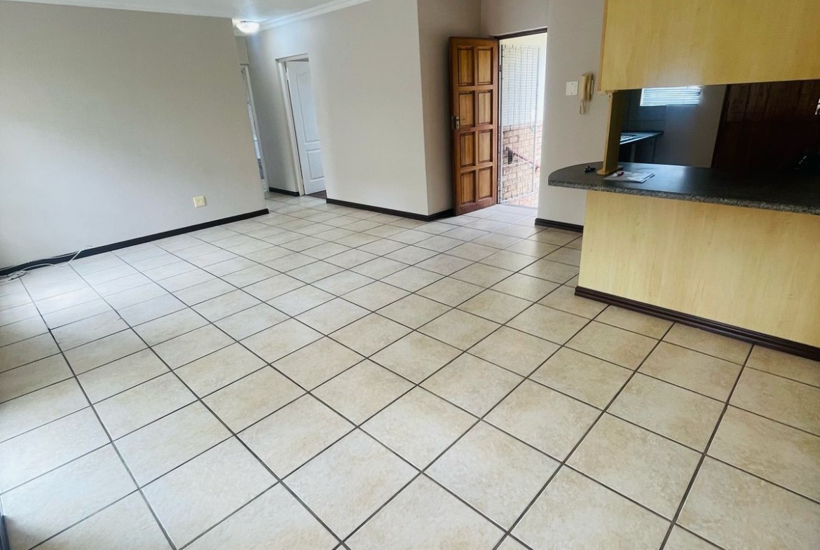 Beautiful townhouse in Beacon bay for sale