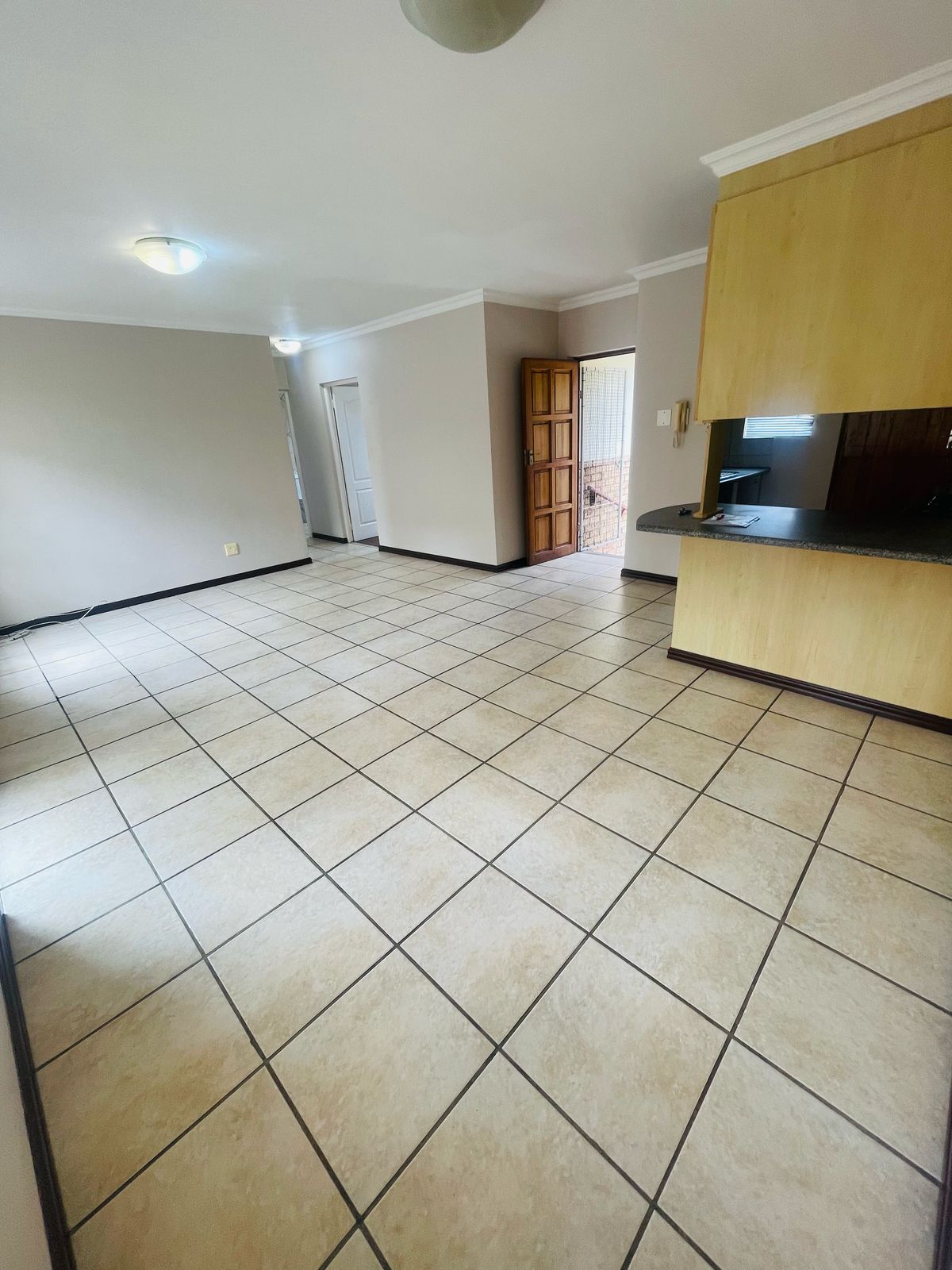 IMG-20250401-WA0012 Beautiful townhouse in Beacon bay for sale