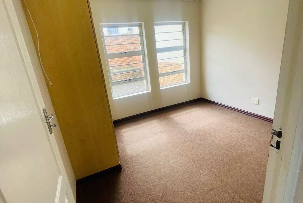 Beautiful townhouse in Beacon bay for sale