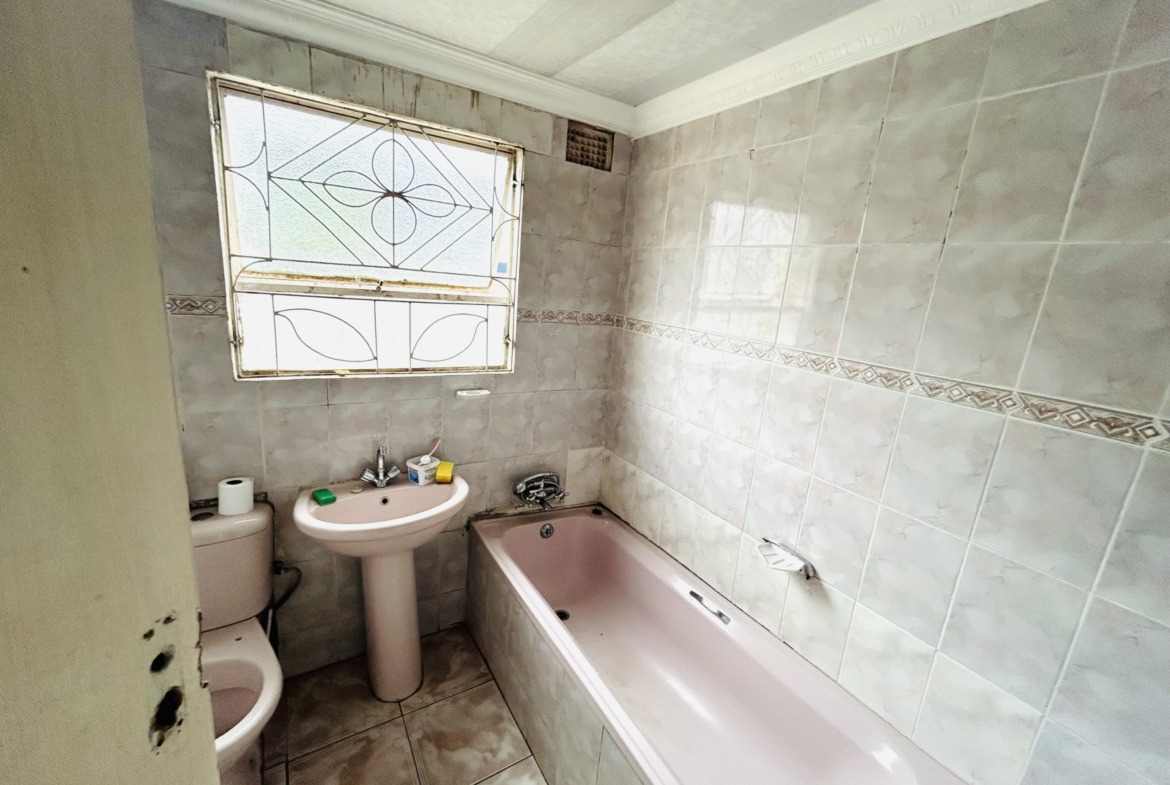 Secure Mdantsane home with income-generating opportunity