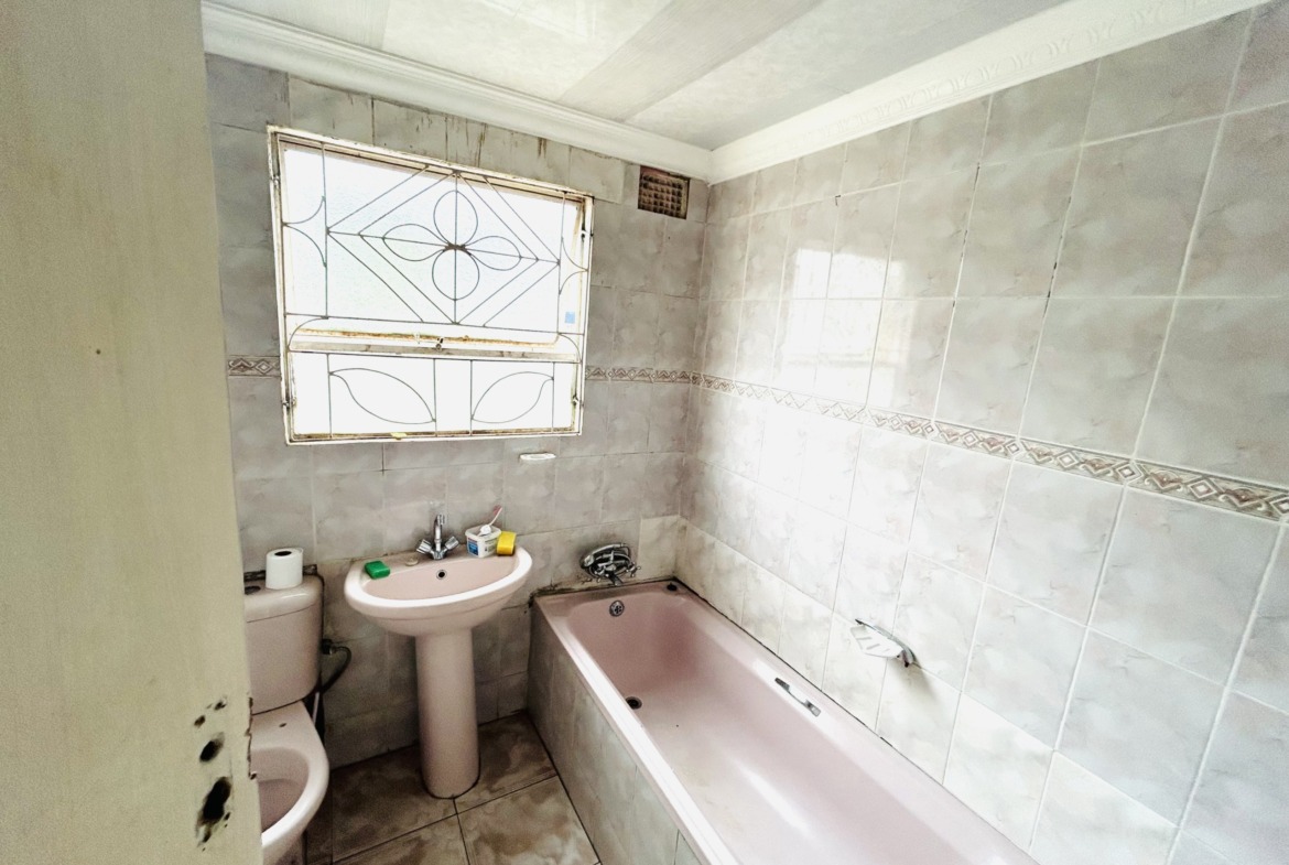 Secure Mdantsane home with income-generating opportunity