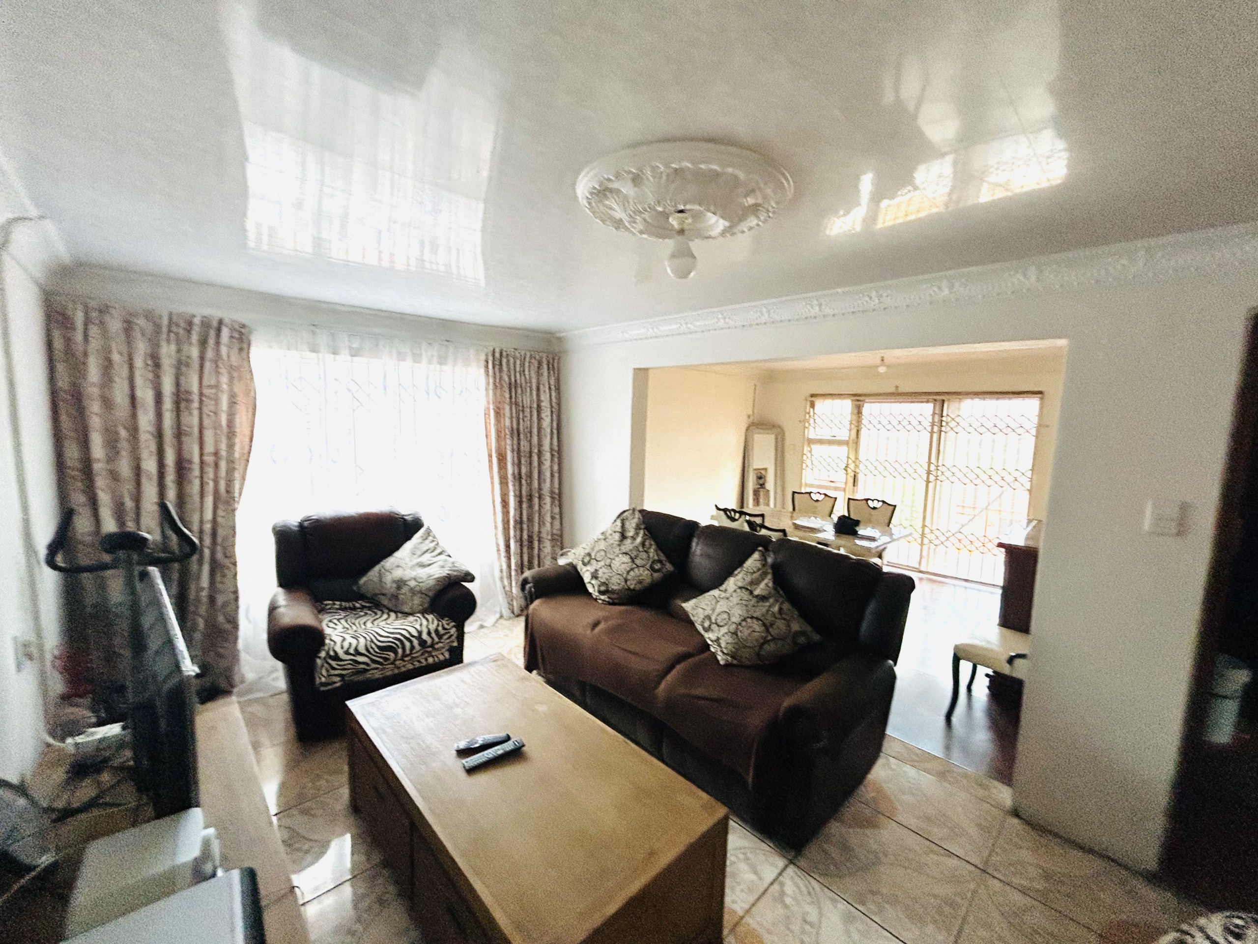 IMG_0844 Secure Mdantsane home with income-generating opportunity