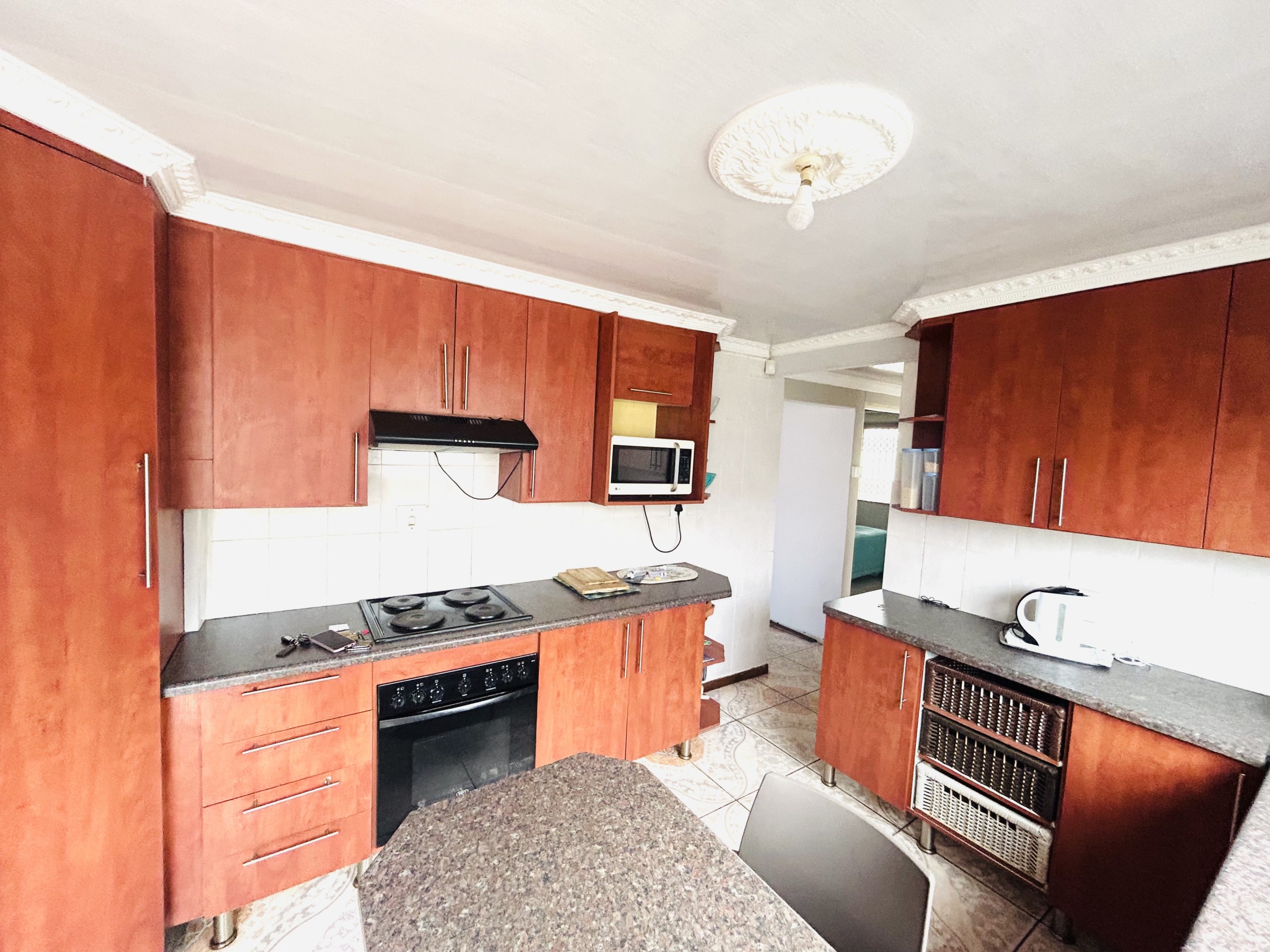 IMG_0851 Secure Mdantsane home with income-generating opportunity