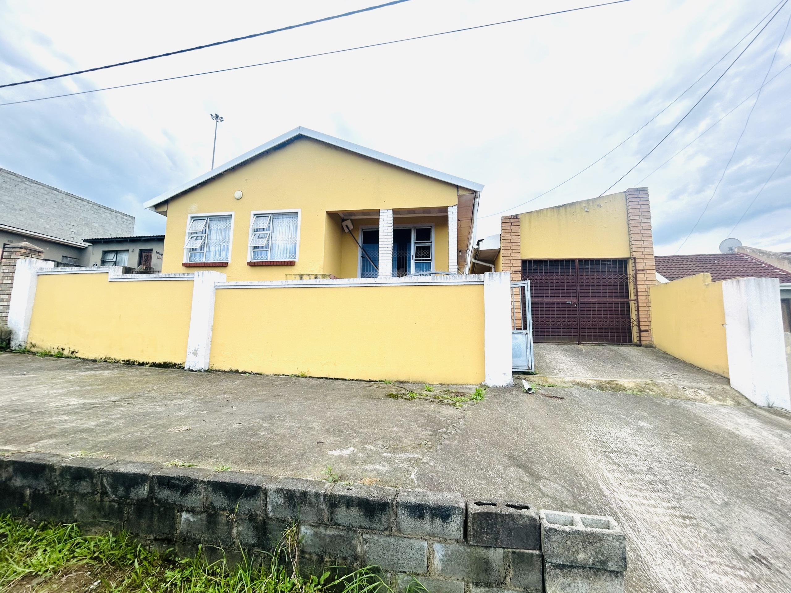 IMG_0877 Secure Mdantsane home with income-generating opportunity