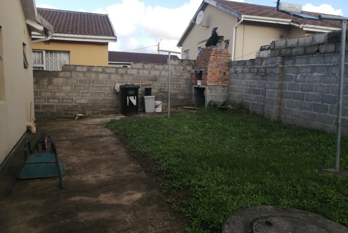 Beautiful 2 bedroom home in Amalinda Heights on sale