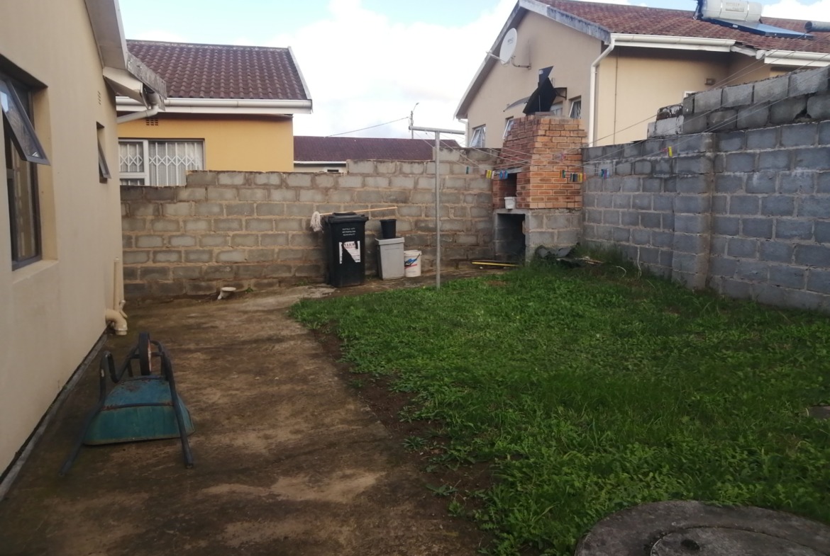 Beautiful 2 bedroom home in Amalinda Heights on sale