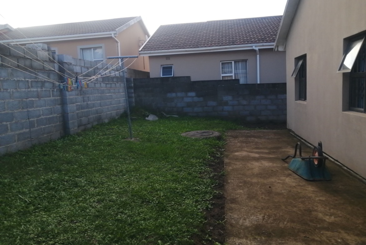 Beautiful 2 bedroom home in Amalinda Heights on sale
