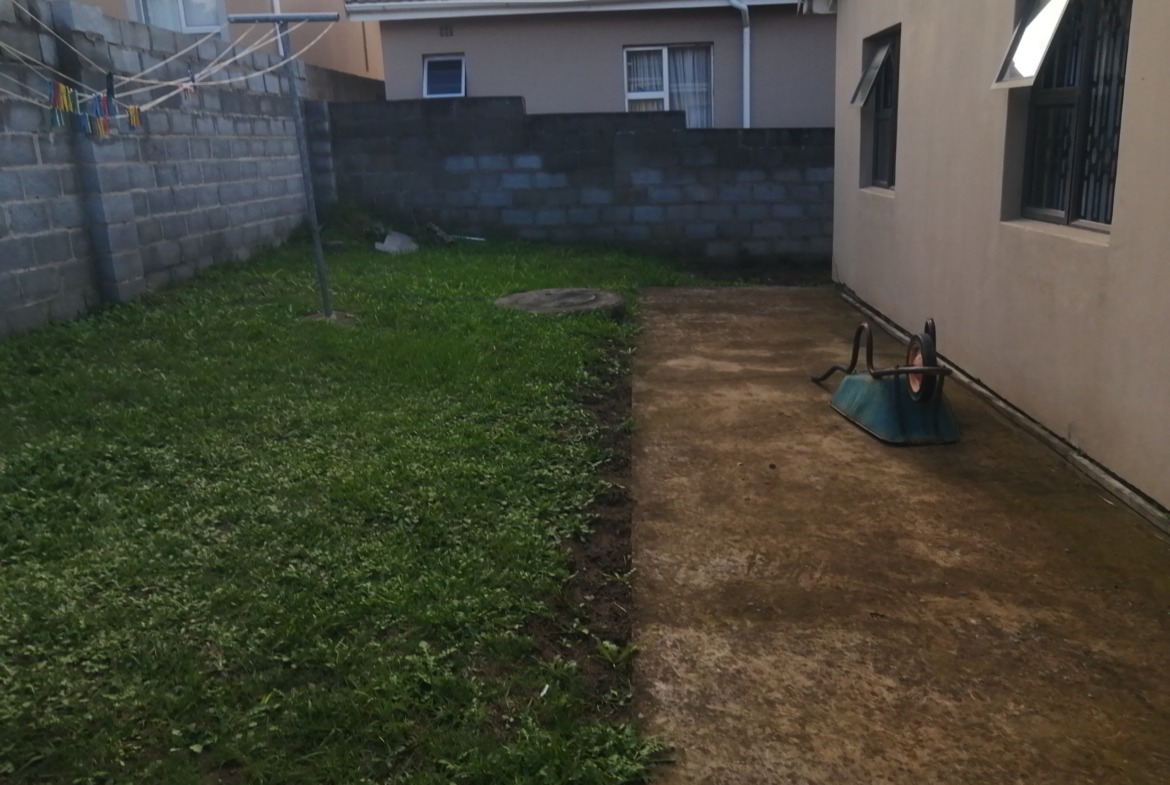 Beautiful 2 bedroom home in Amalinda Heights on sale
