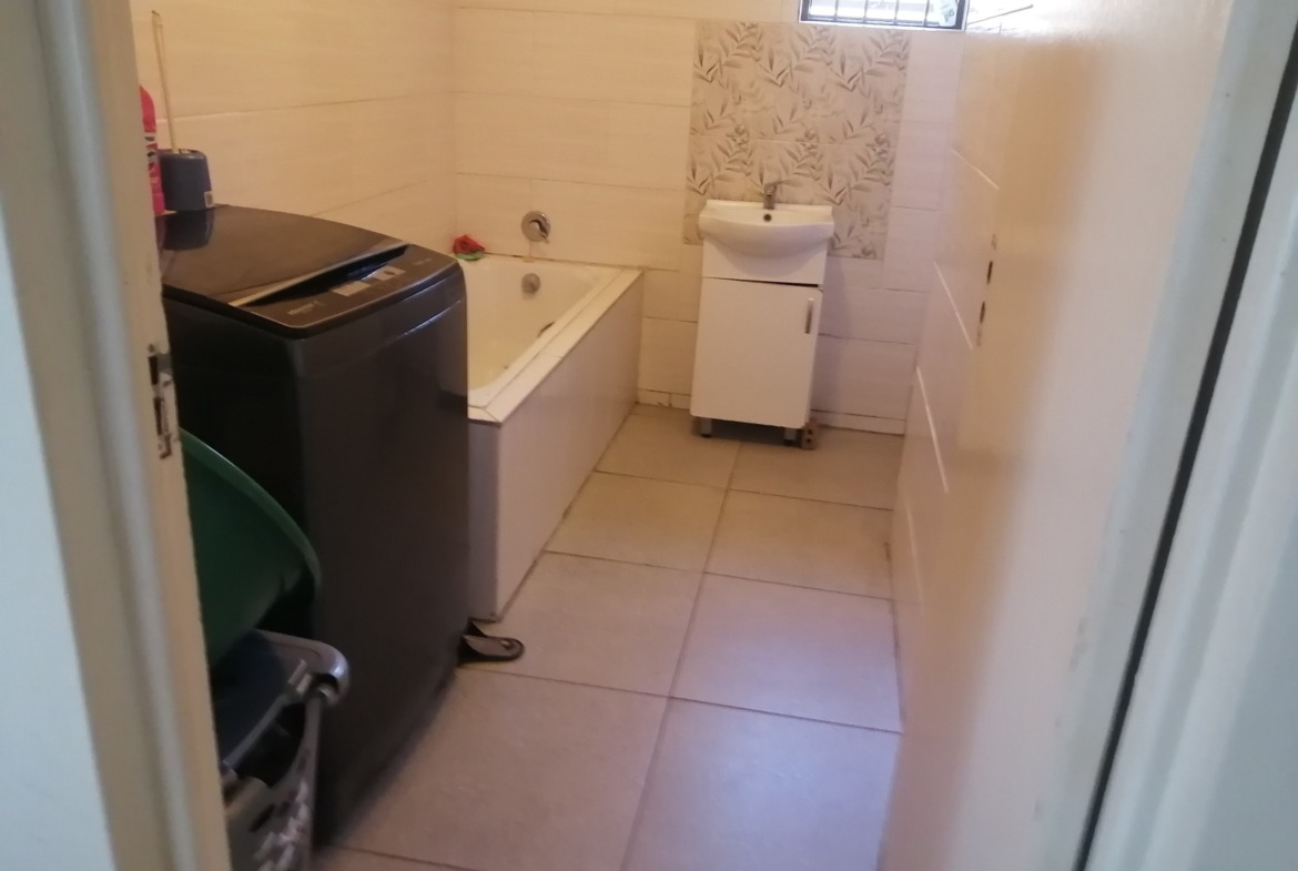 Beautiful 2 bedroom home in Amalinda Heights on sale
