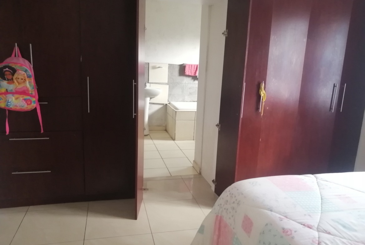 Beautiful 2 bedroom home in Amalinda Heights on sale