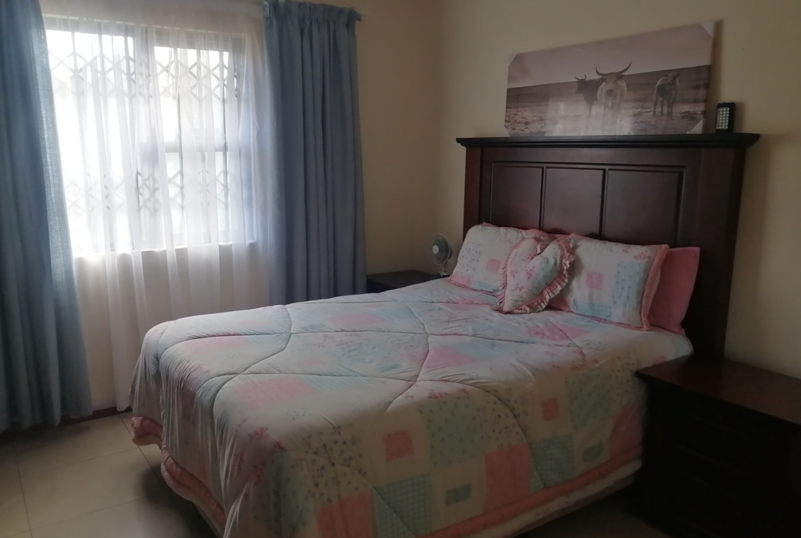 Beautiful 2 bedroom home in Amalinda Heights on sale