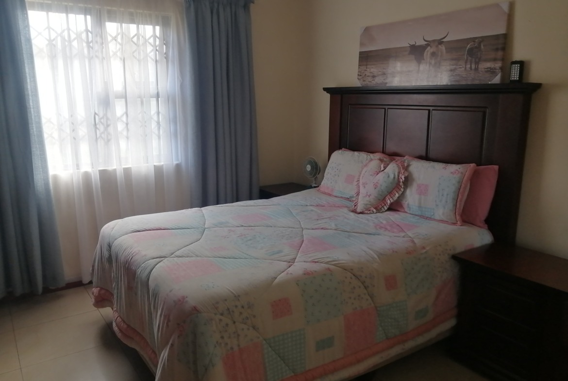 Beautiful 2 bedroom home in Amalinda Heights on sale
