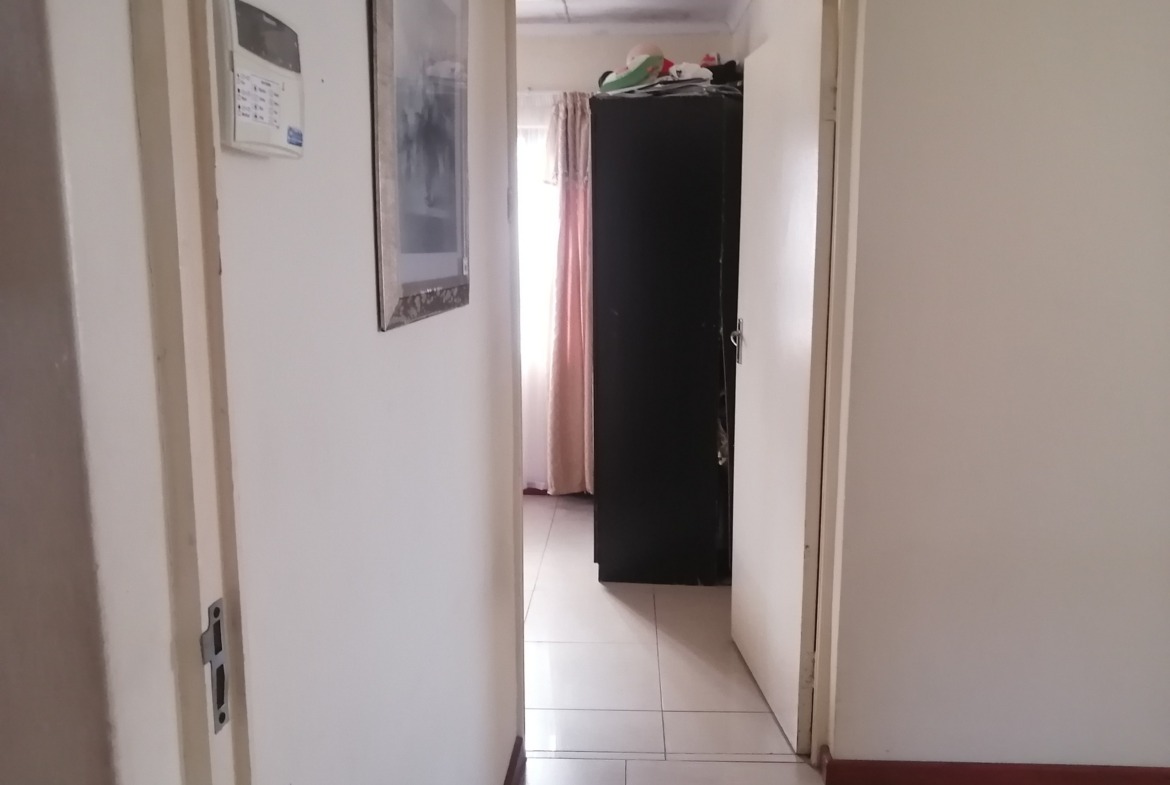 Beautiful 2 bedroom home in Amalinda Heights on sale