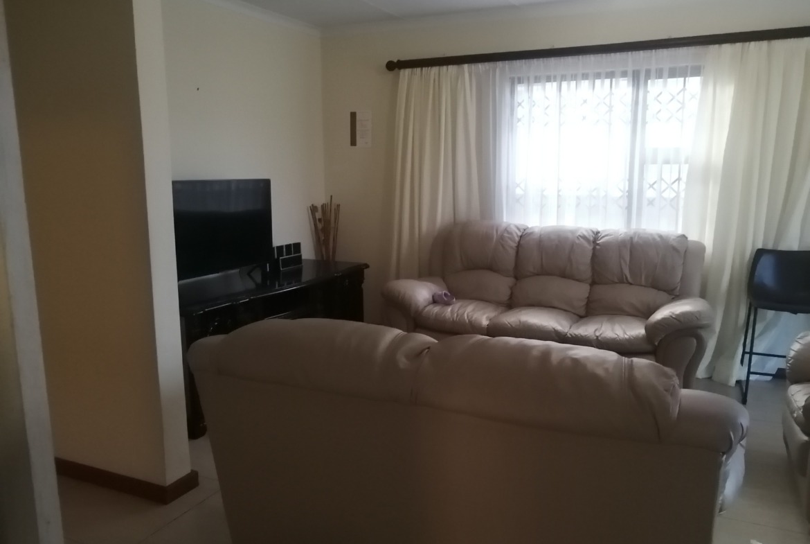 Beautiful 2 bedroom home in Amalinda Heights on sale
