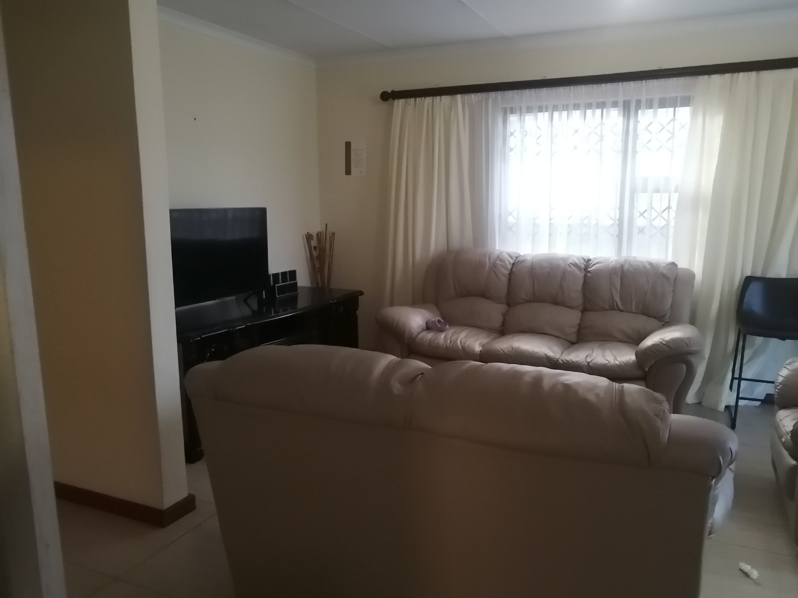 bsh Beautiful 2 bedroom home in Amalinda Heights on sale