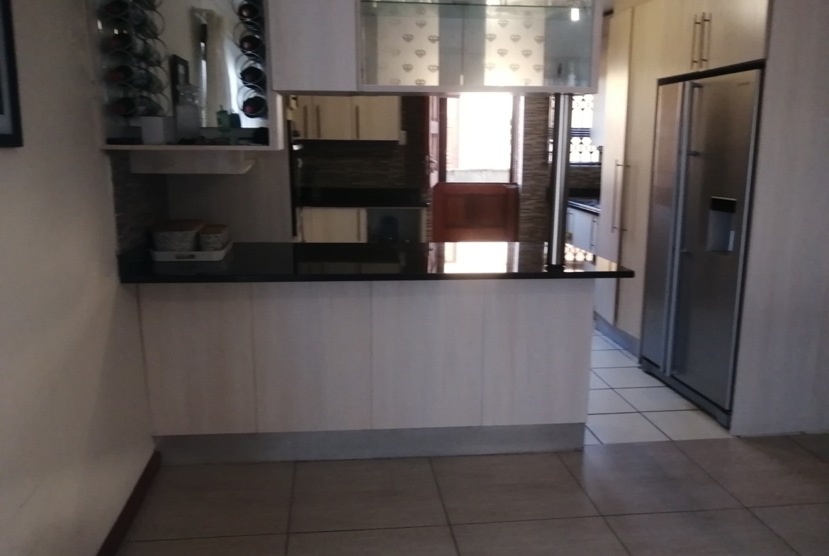 Beautiful 2 bedroom home in Amalinda Heights on sale