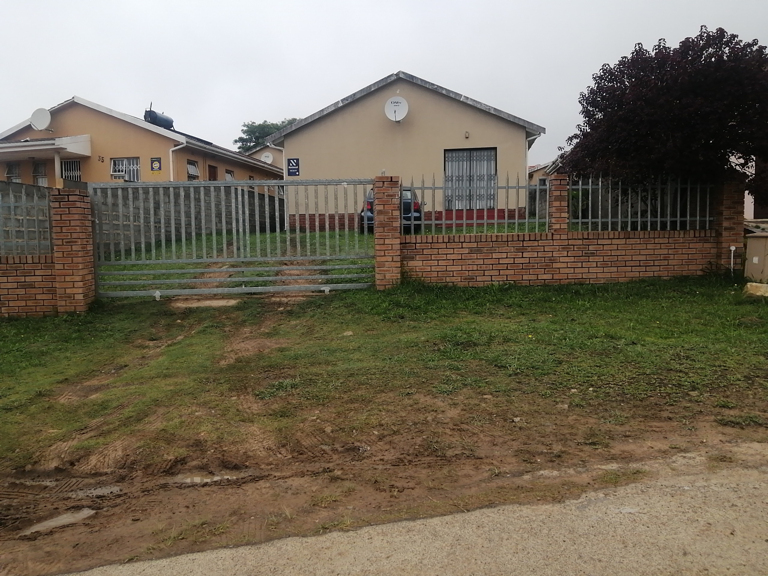 bsh Beautiful 2 bedroom home in Amalinda Heights on sale