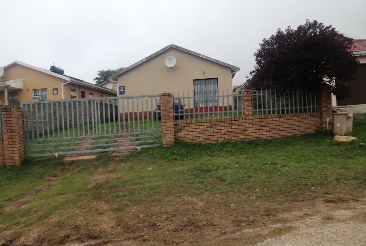 Beautiful 2 bedroom home in Amalinda Heights on sale