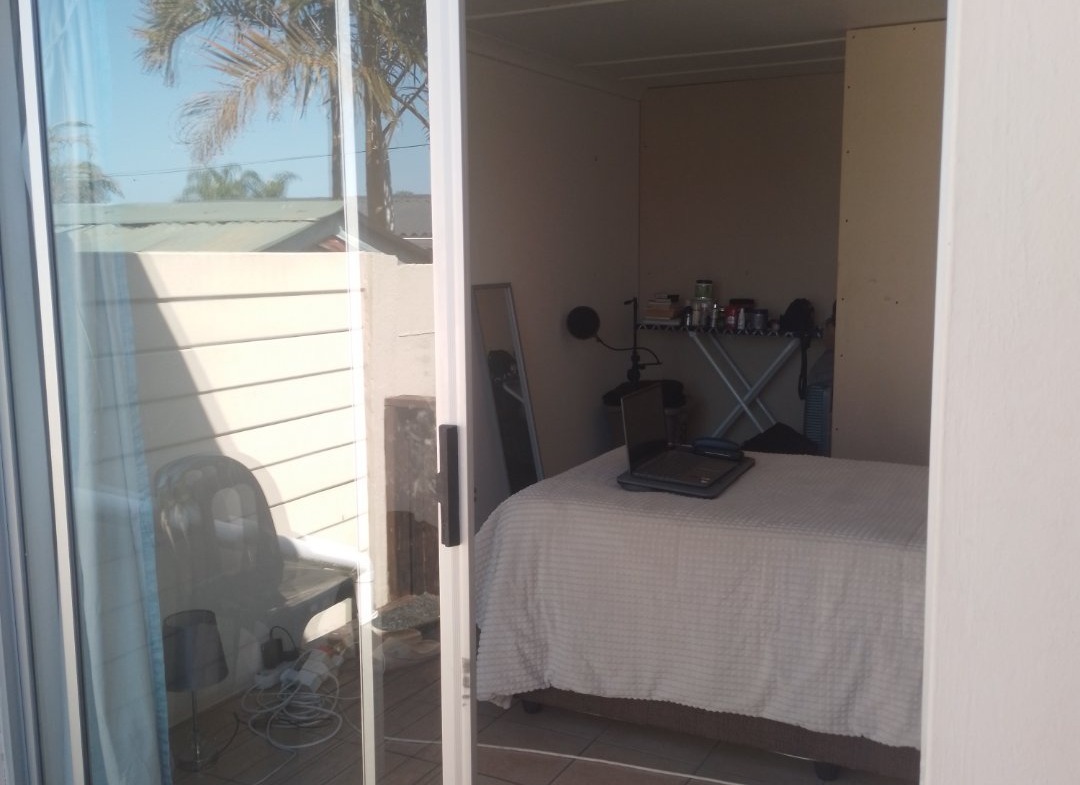 Spacious large home, close to Gonubie amenities