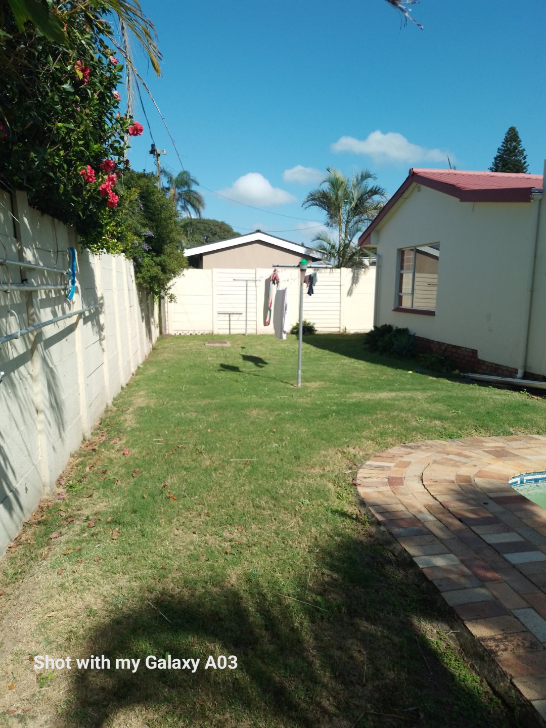 download (11) Spacious large home, close to Gonubie amenities