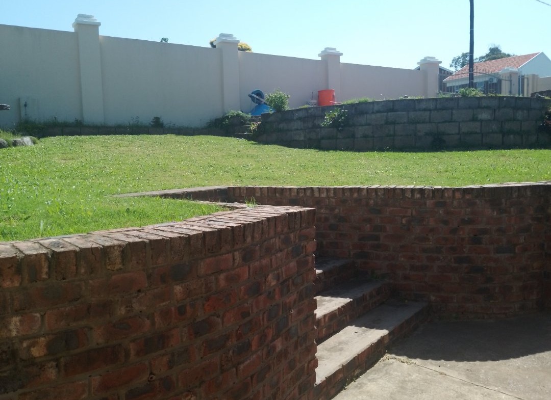 Spacious large home, close to Gonubie amenities