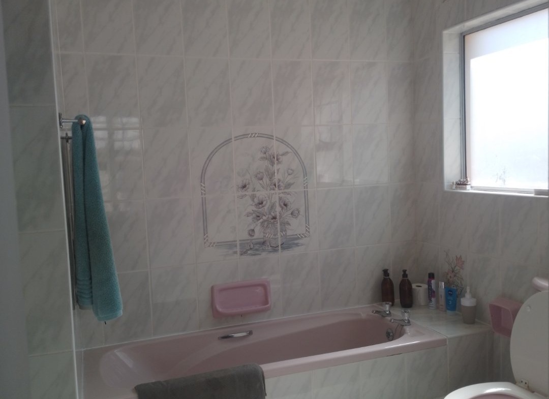 Spacious large home, close to Gonubie amenities