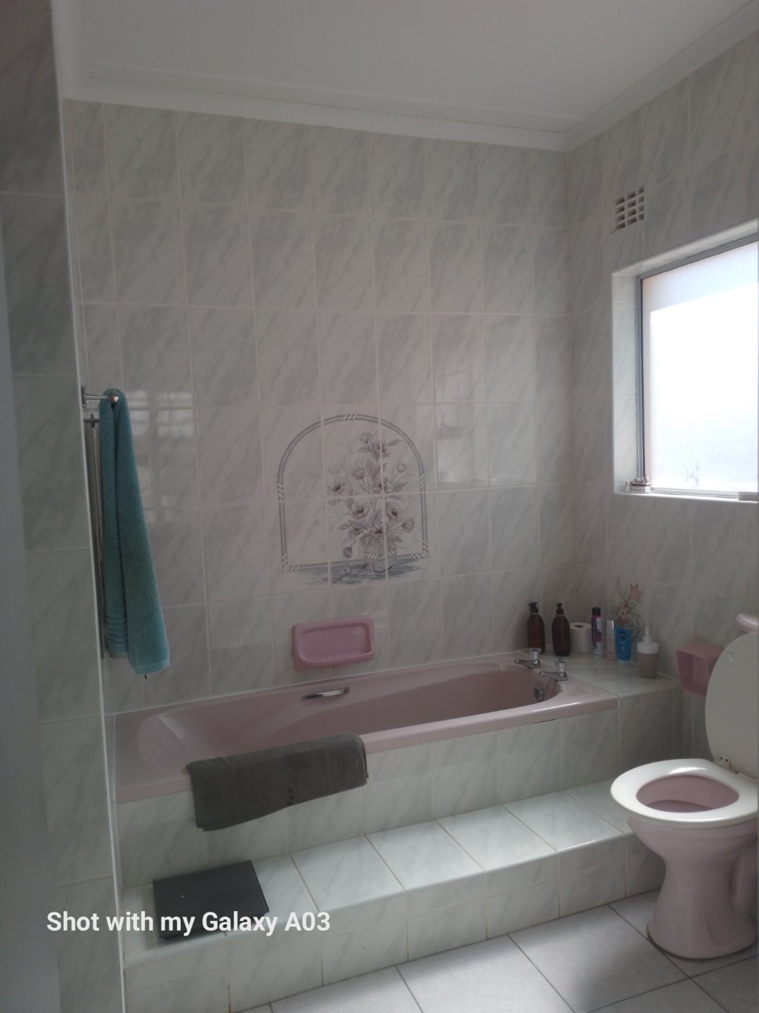 download (25) Spacious large home, close to Gonubie amenities