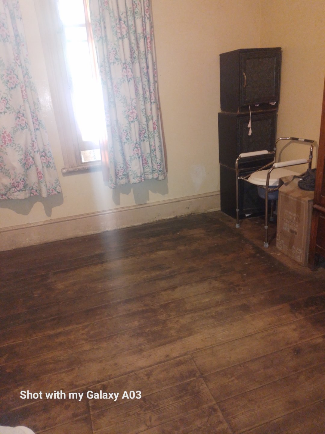 download (10) 4 bedroom house for sale in King Williams Town