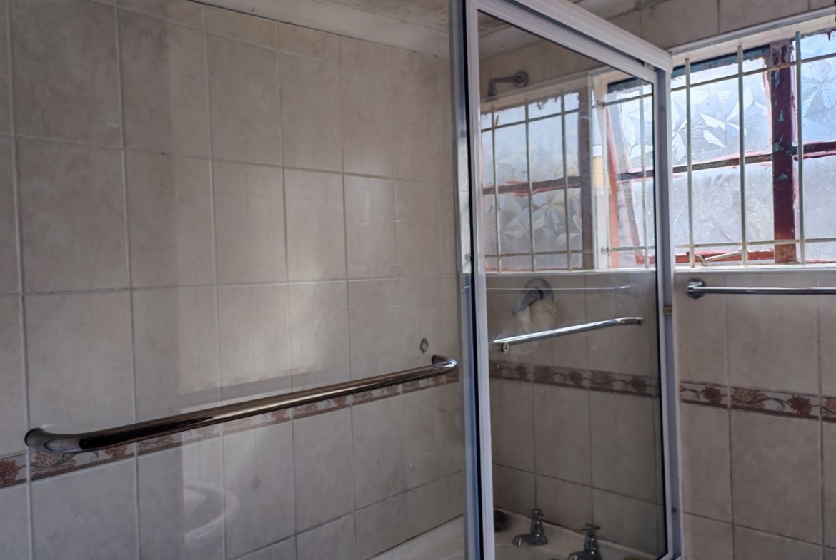 HOUSE FOR SALE IN NU 17