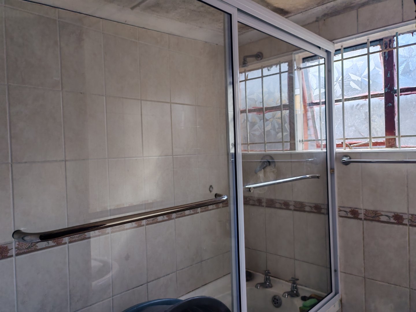 download (13) HOUSE FOR SALE IN NU 17