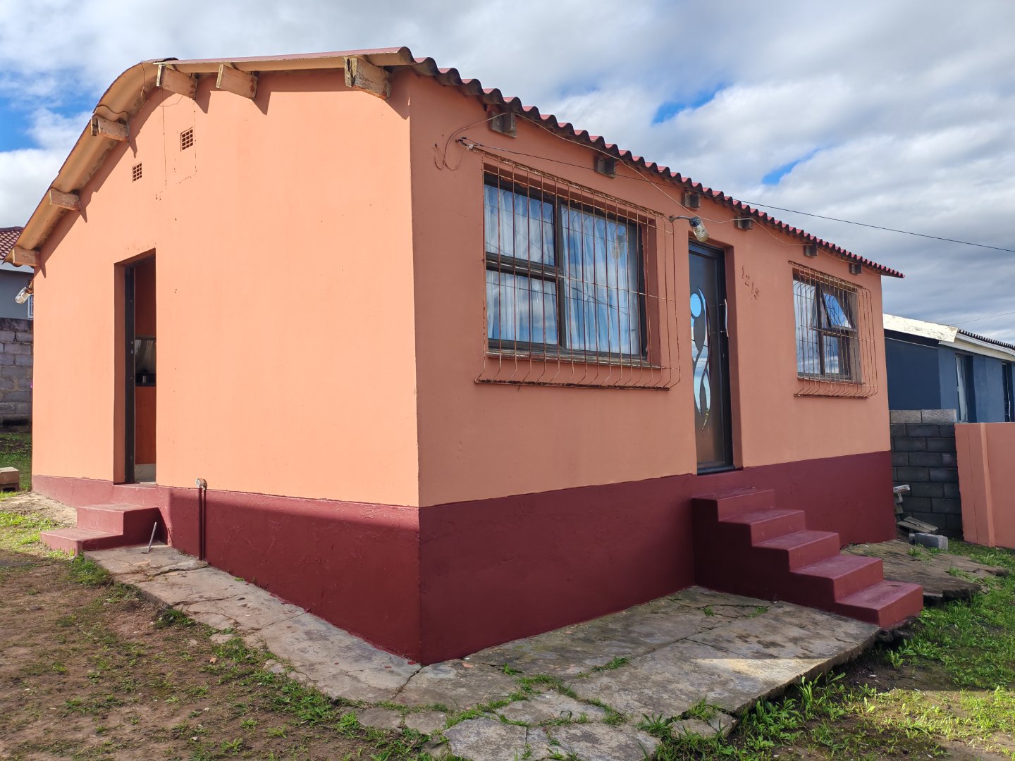 download (2) HOUSE FOR SALE IN NU 17