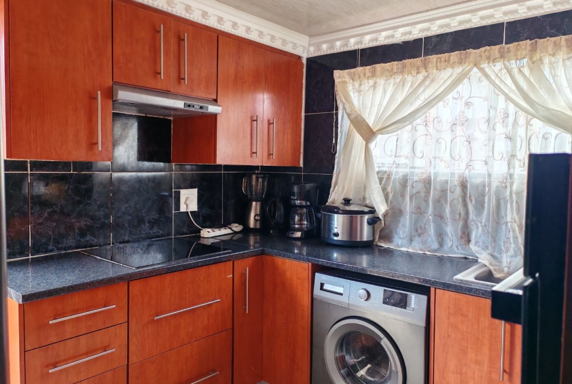 HOUSE FOR SALE IN NU 17