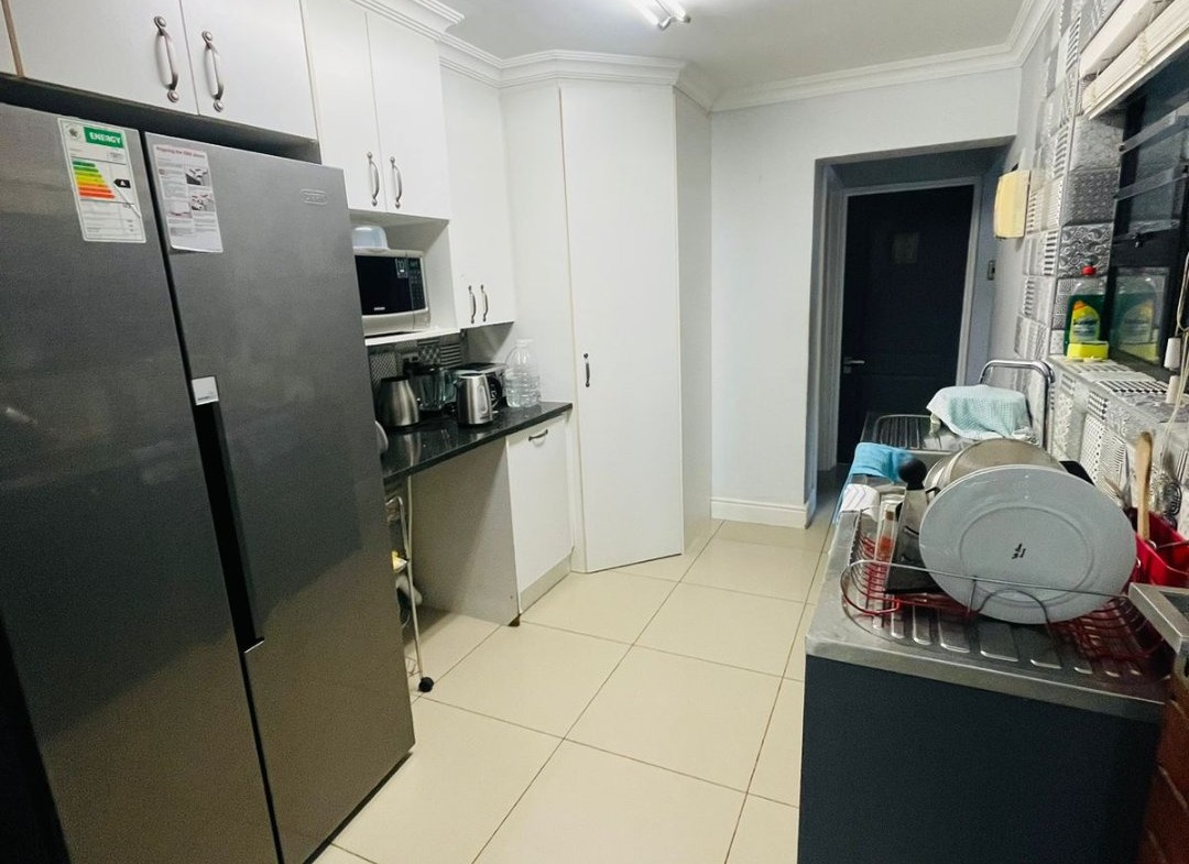 6 Bedroom House for Sale in Gonubie