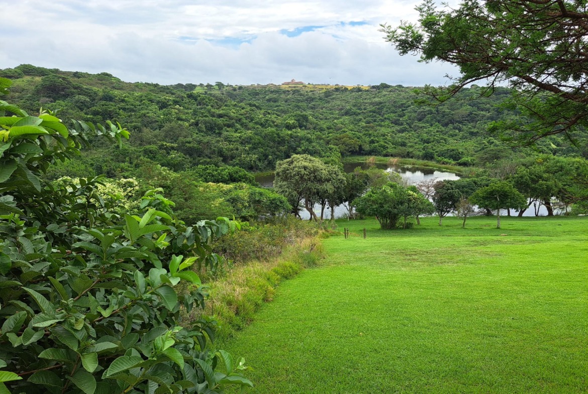 Prime 1000sqm Plot For Sale in Chintsa – Uninterrupted Dam and Beach Views