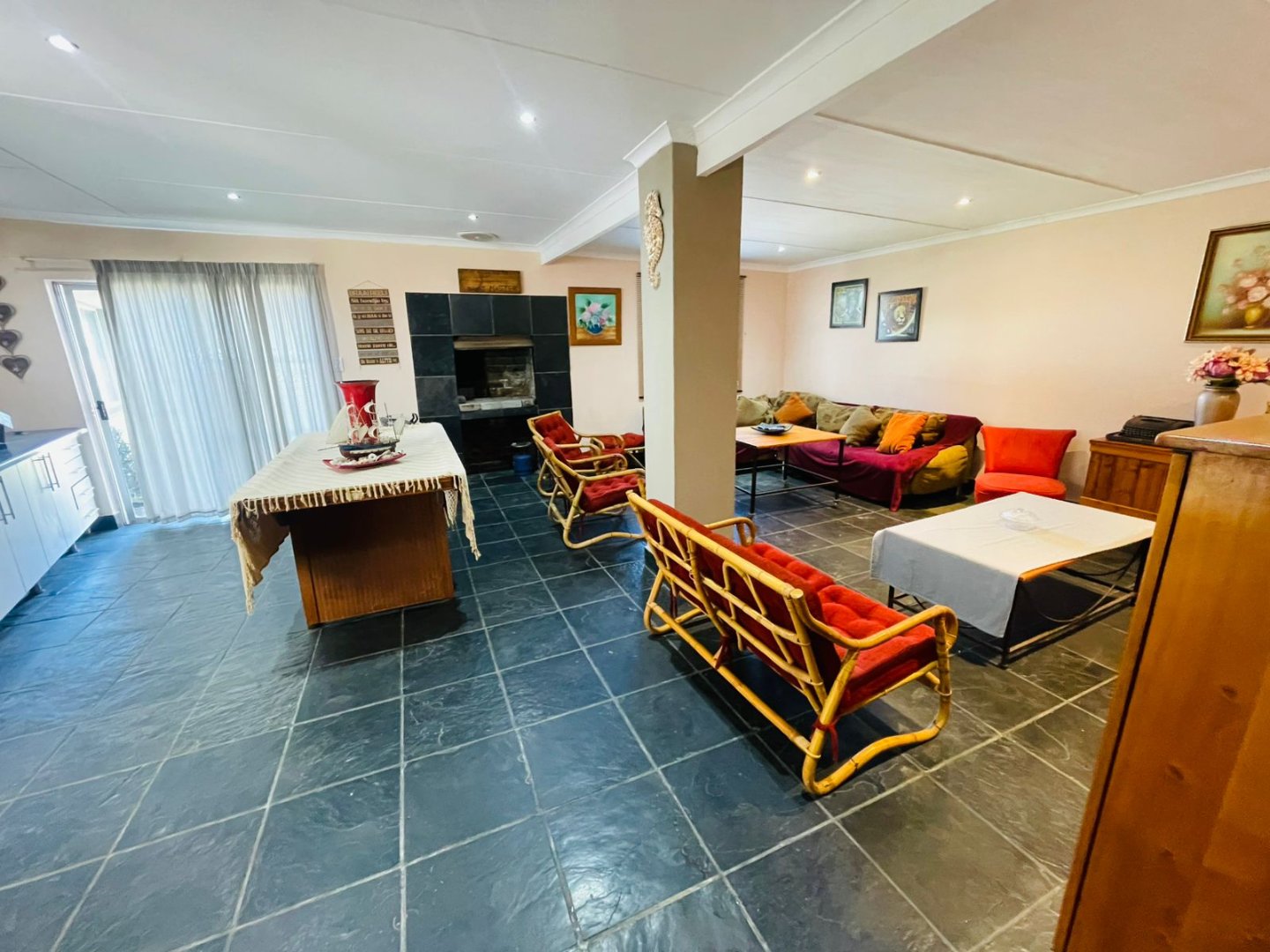 13 4 Bedroom House for Sale in Gonubie