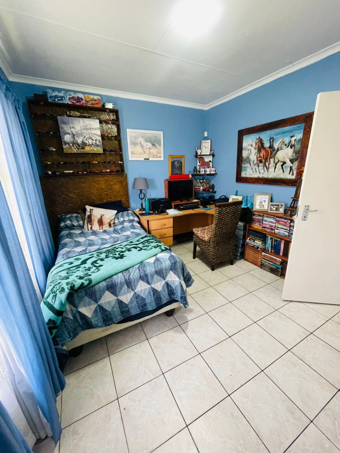 24 4 Bedroom House for Sale in Gonubie
