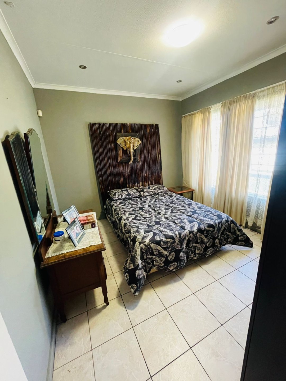 26 4 Bedroom House for Sale in Gonubie