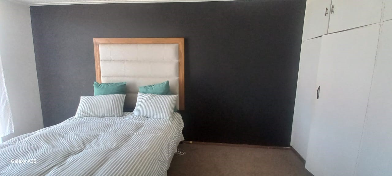 12 Charming 2 bedroom apartment for sale!