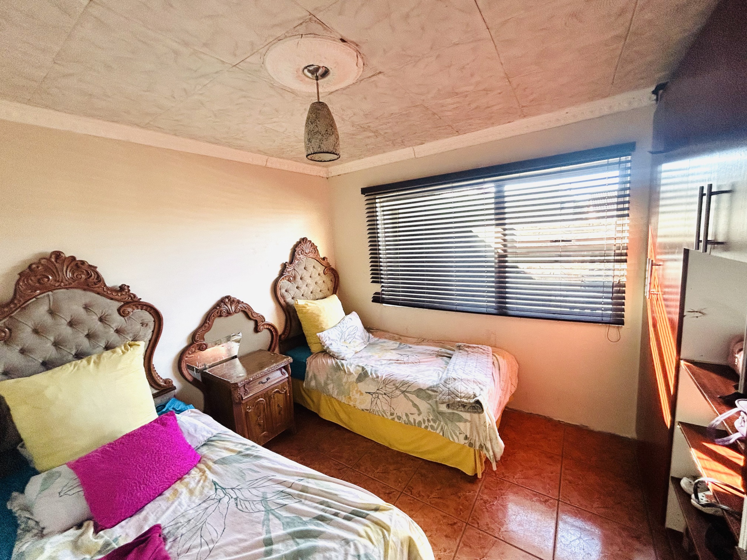 IMG_4365 Stunning 3 bedroom home with outside flats!