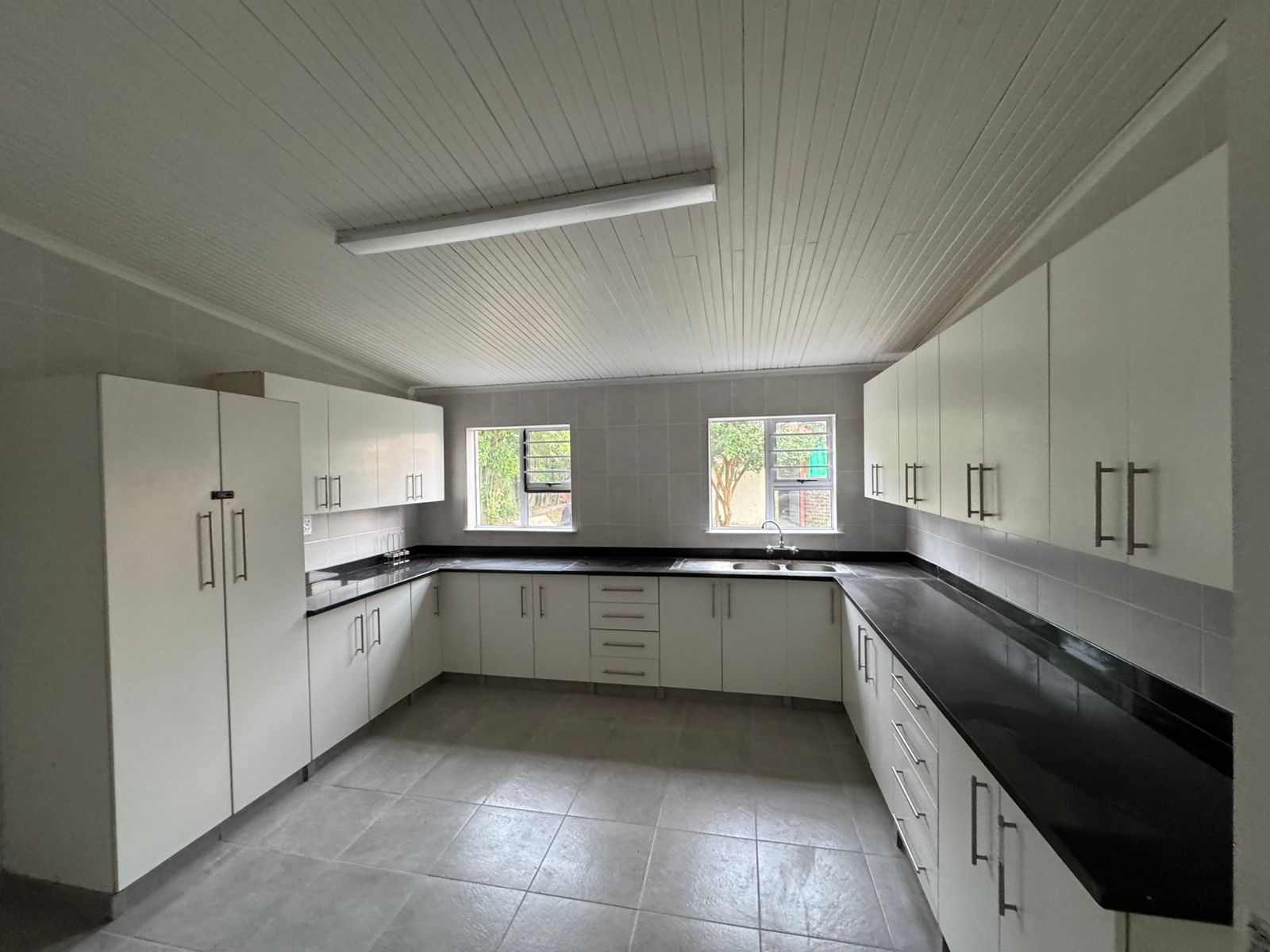 1000028223 Beautiful Property For Sale In Berea, East London