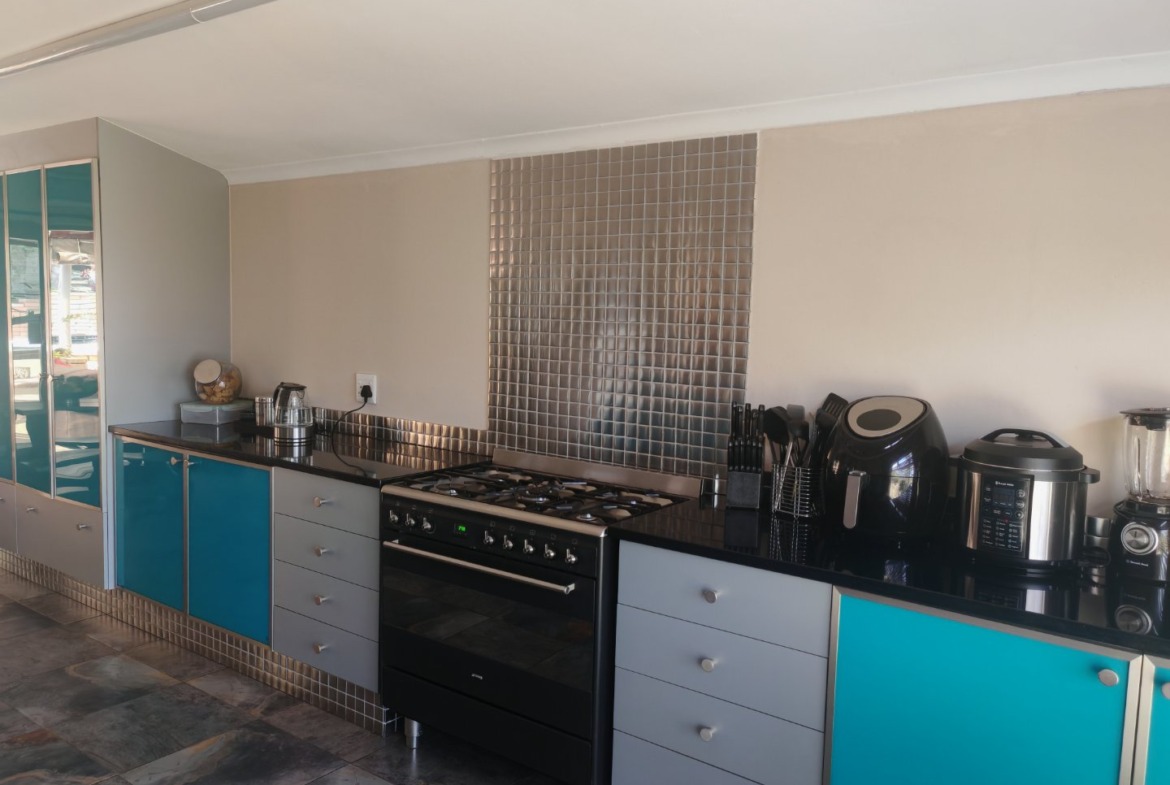 3 Bedroom House For Sale in Beacon Bay