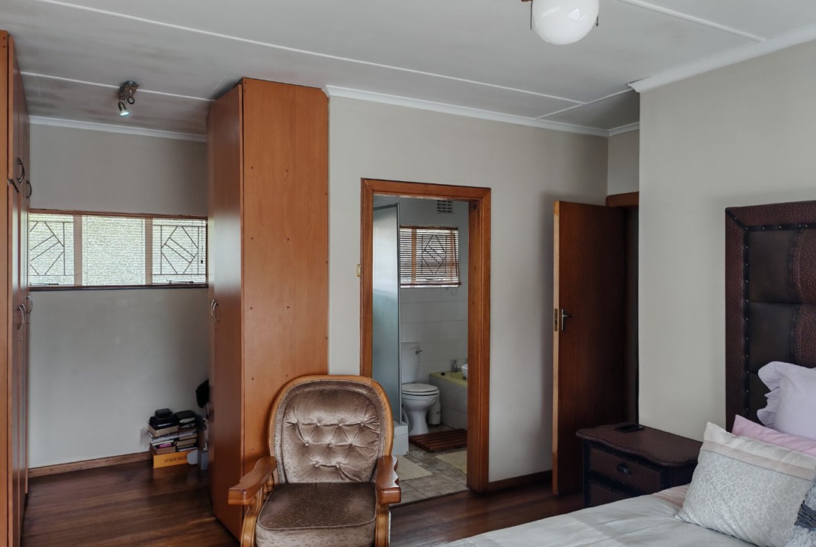 4 Bedroom house for sale in Saxilby Amalinda