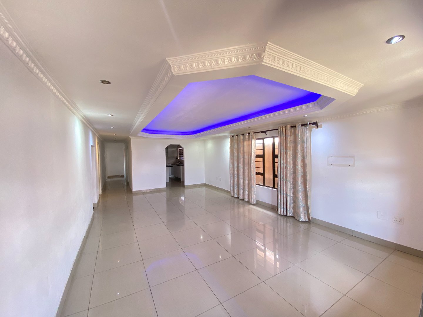 8 Family home for sale!