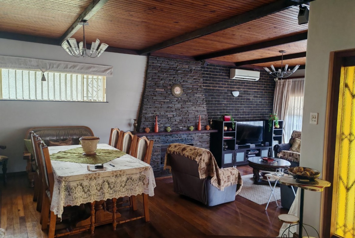 4 Bedroom house for sale in Saxilby Amalinda