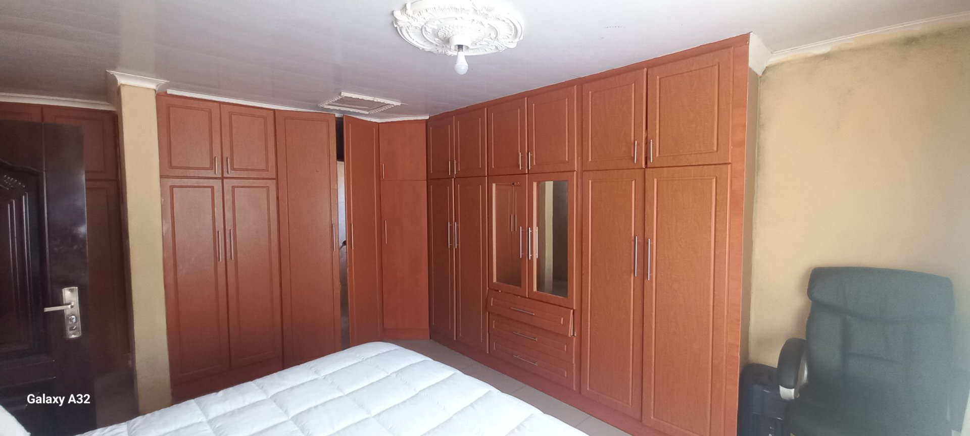 12 Move-In Ready Gem! Modern Finishes & Maximum Security