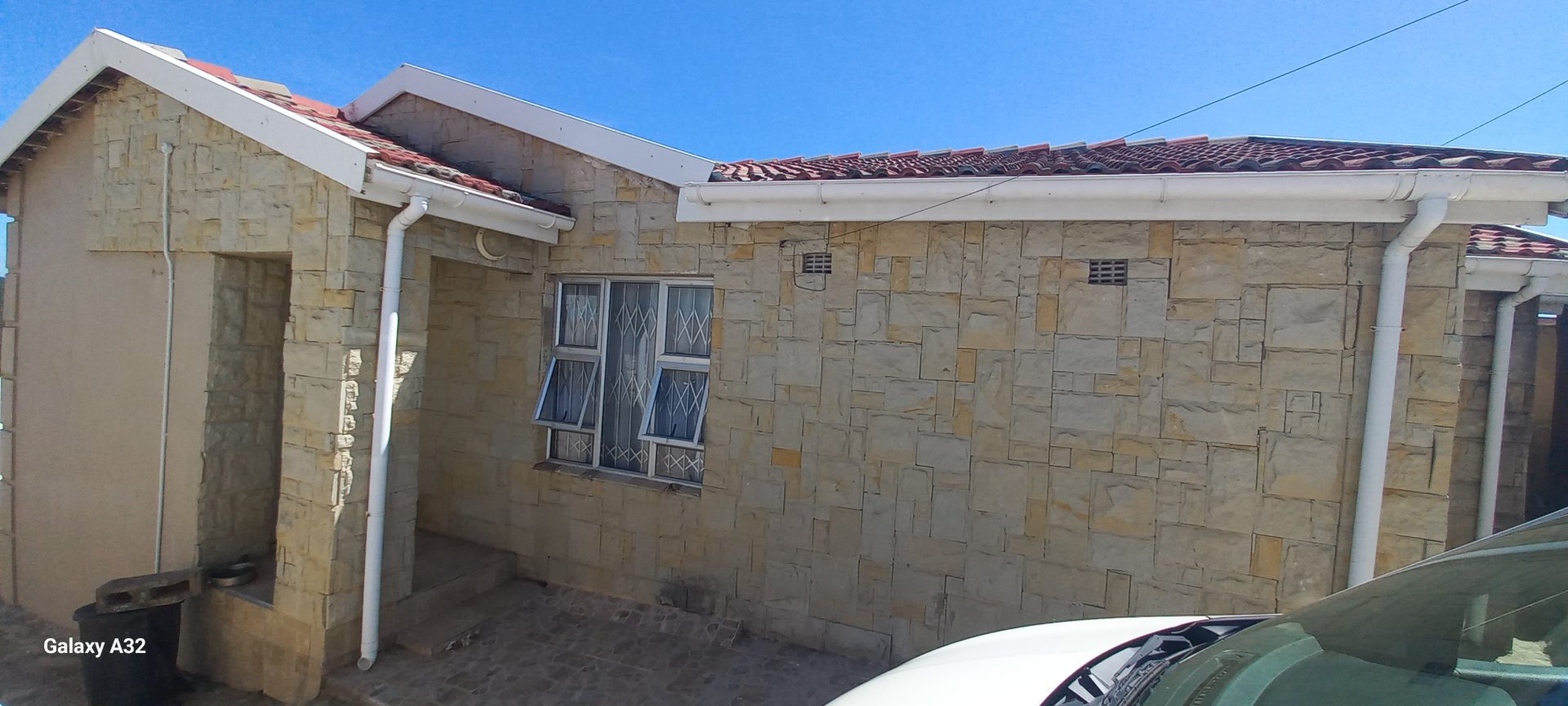 17 Move-In Ready Gem! Modern Finishes & Maximum Security