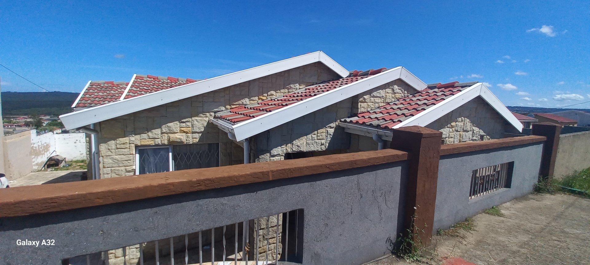 20 Move-In Ready Gem! Modern Finishes & Maximum Security