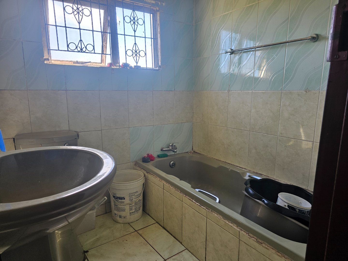 6 2 Bedroom House For Sale in NU 14 Mdantsane