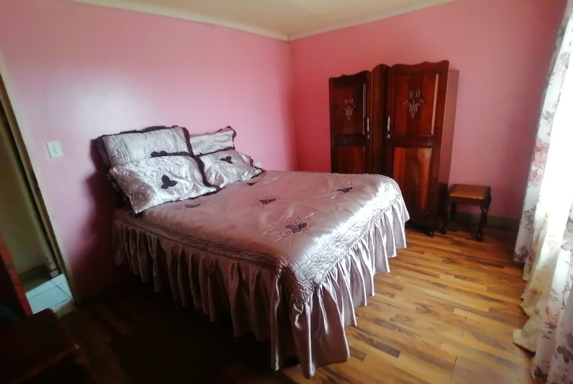 3 BEDROOM HOUSE & 3 BEDROOM GRANNY FLAT FOR SALE!